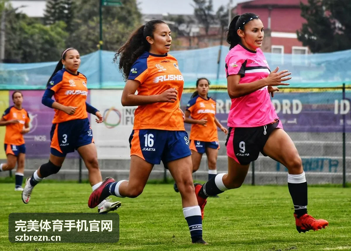 完美体育手机官网田径经典瞬间冲线时刻